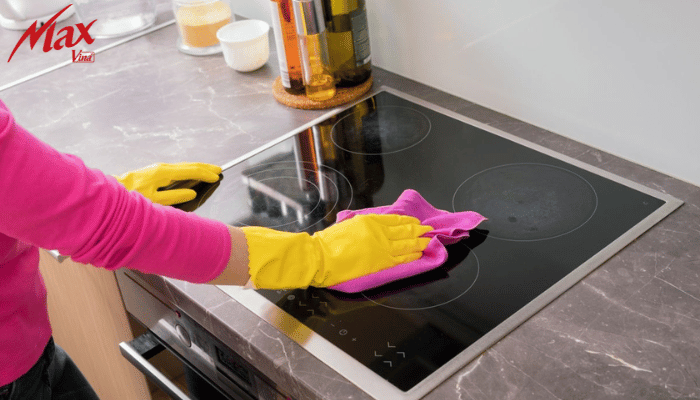 Luôn vệ sinh bếp từ sau khi sử dụng để đảm bảo độ bền của thiết bị